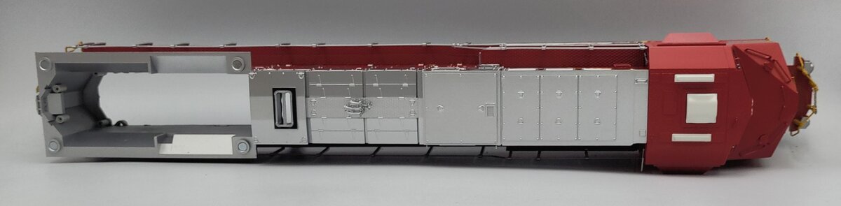 Lionel 82216-2 Santa Fe Warbonnet ES44AC Diesel Locomotive Body Shell #444