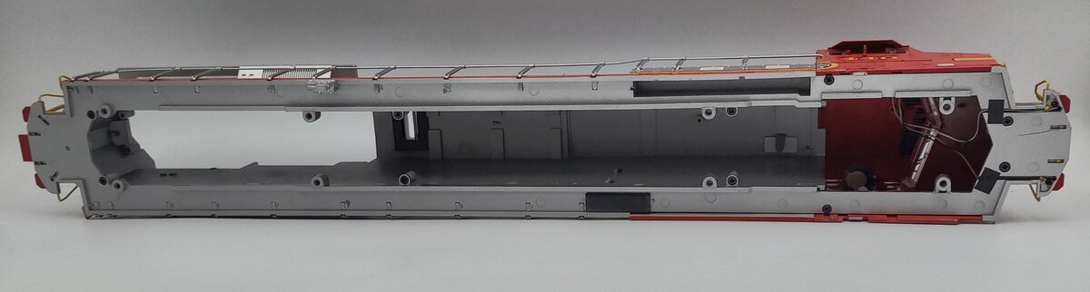 Lionel 82215-2 Santa Fe Warbonnet E44AC Diesel Locomotive Body Shell #440
