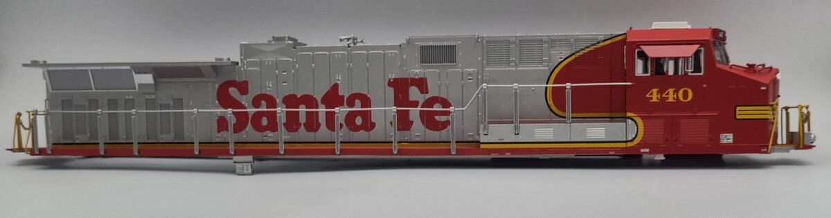 Lionel 82215-2 Santa Fe Warbonnet E44AC Diesel Locomotive Body Shell #440