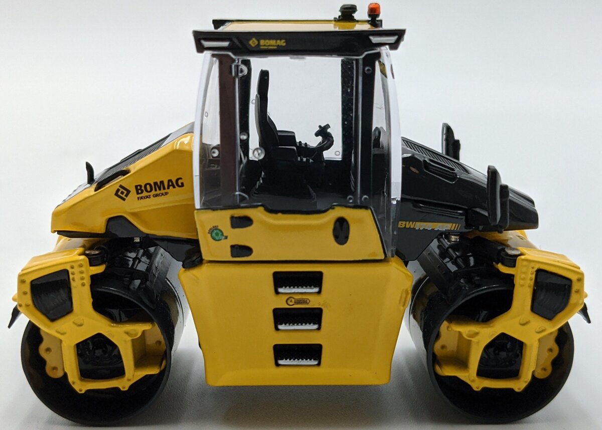 Bymo 42471 1:50 Bomag BW174AP-5 Asphalt Roller