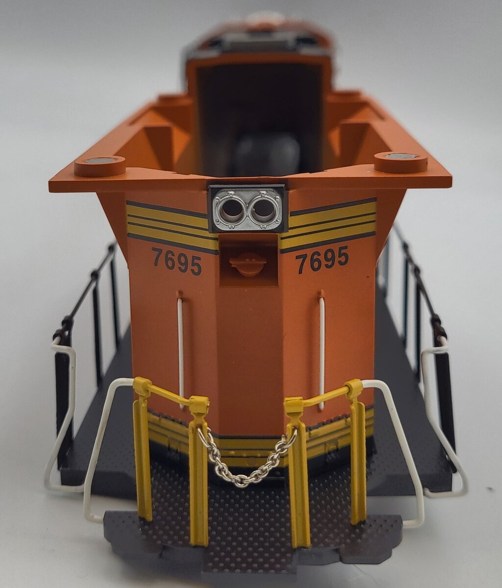 Lionel 82205-2 BNSF 'Golden Swoosh' ES44AC Diesel Locomotive Body Shell #7695