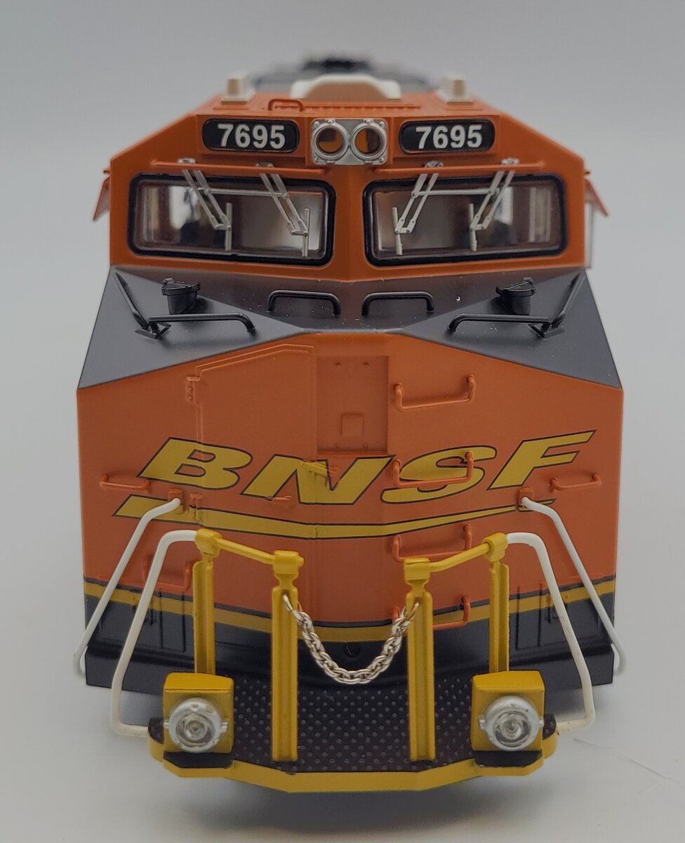Lionel 82205-2 BNSF 'Golden Swoosh' ES44AC Diesel Locomotive Body Shell #7695