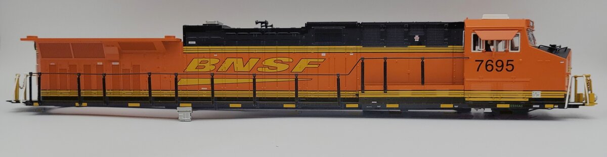 Lionel 82205-2 BNSF 'Golden Swoosh' ES44AC Diesel Locomotive Body Shell #7695