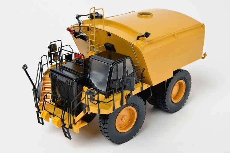 CCM 776 1:48 Caterpillar 777G Truck w/ Mega MTT20 Water Tank - CCM