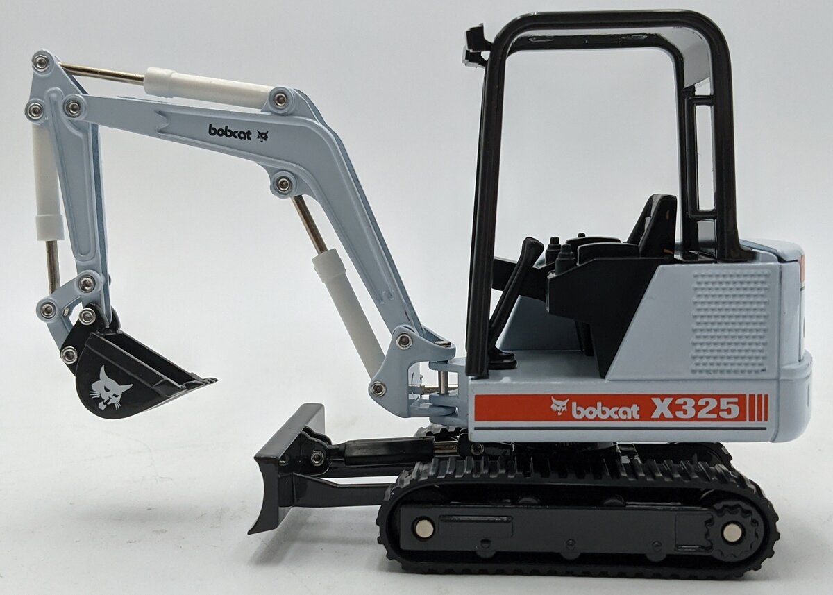 Wan Ho BO2773 1:25 Bobcat X325 Compact Excavator