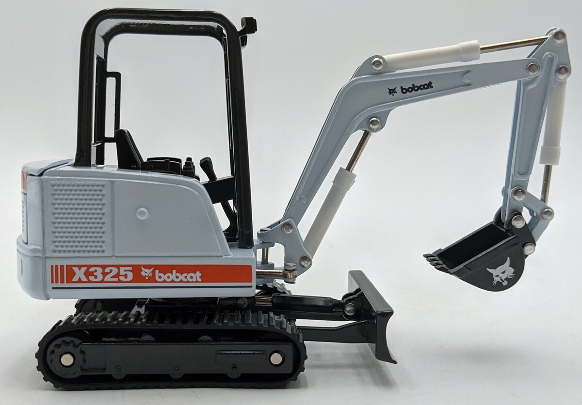 Wan Ho BO2773 1:25 Bobcat X325 Compact Excavator