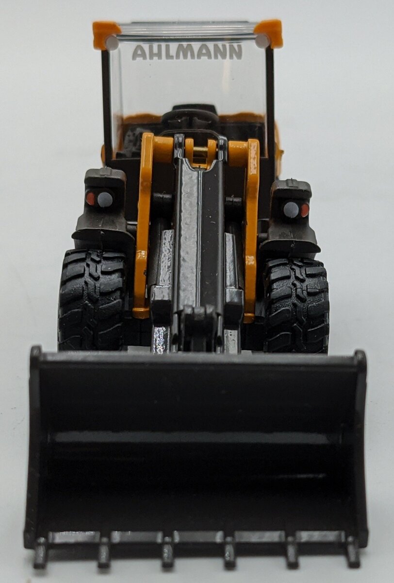 Conrad 2442 1:50 Ahlmann AX85 Front Loader