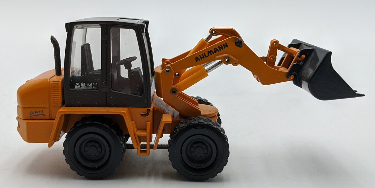 Conrad 2431 1:50 Ahlmann Swing Shovel Loader AS 90