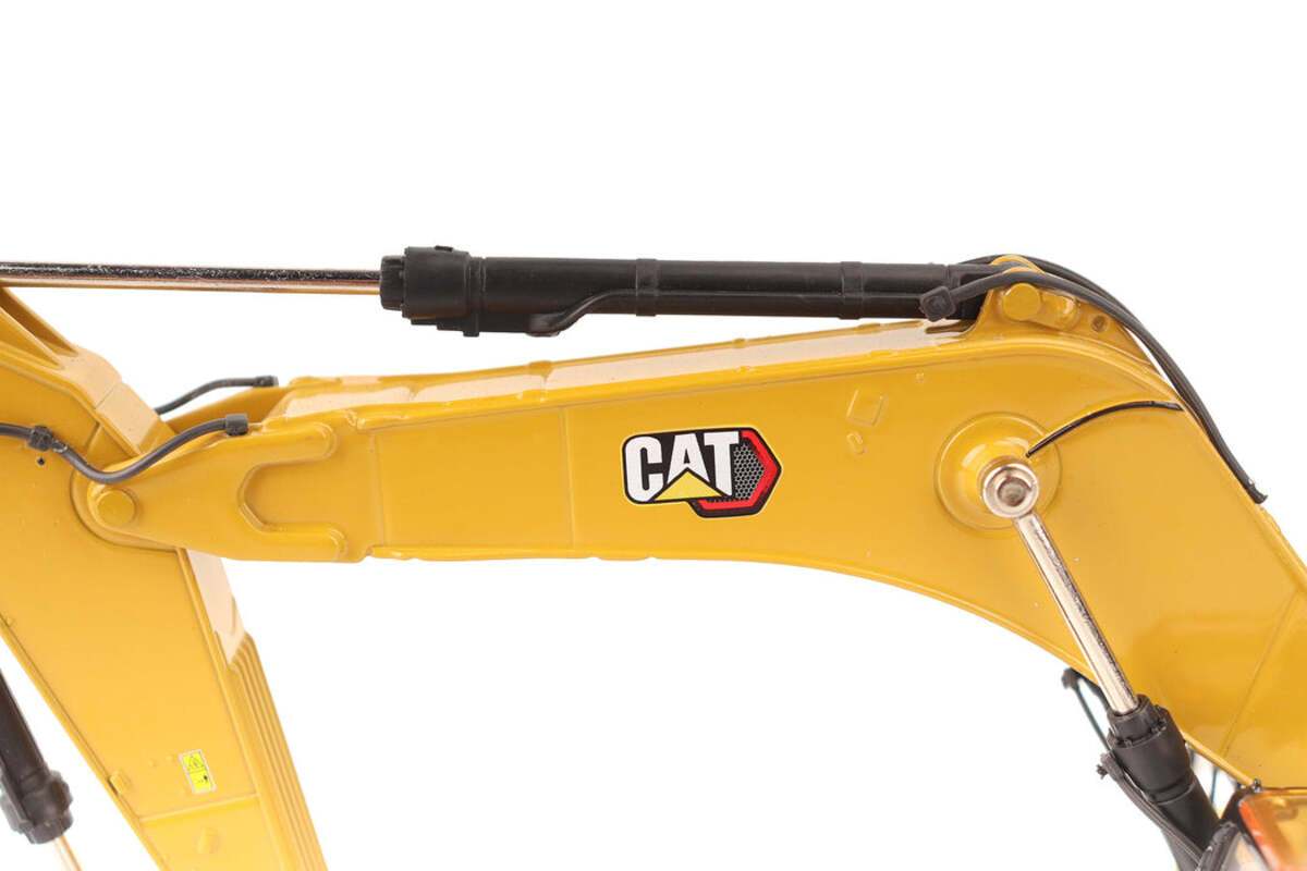 DieCast Masters 85793 1:50 CAT 374 Hydraulic Excavator Diecast Model
