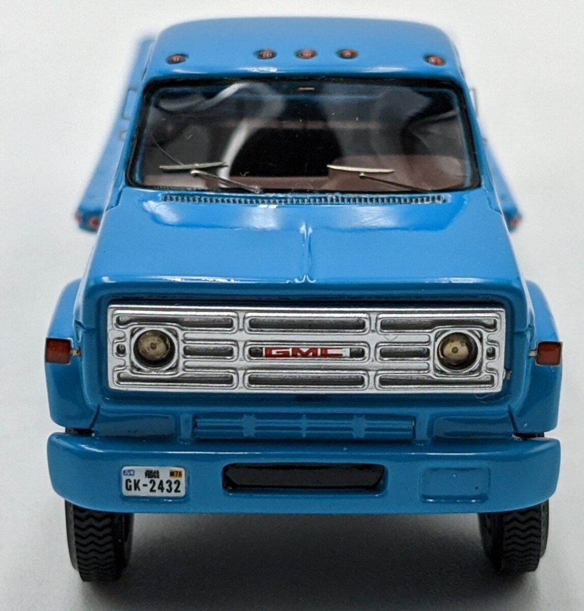 ADC ADC30102 1:64 Chevrolet C-65 Flatbed Truck 1975 Blue