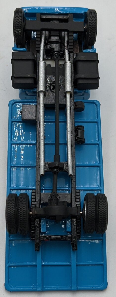 ADC ADC30102 1:64 Chevrolet C-65 Flatbed Truck 1975 Blue