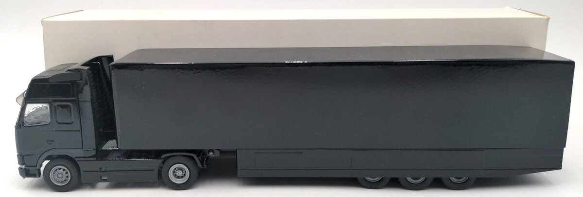Conrad 4604-01 1:50 Volvo FH Semi w/Van Body