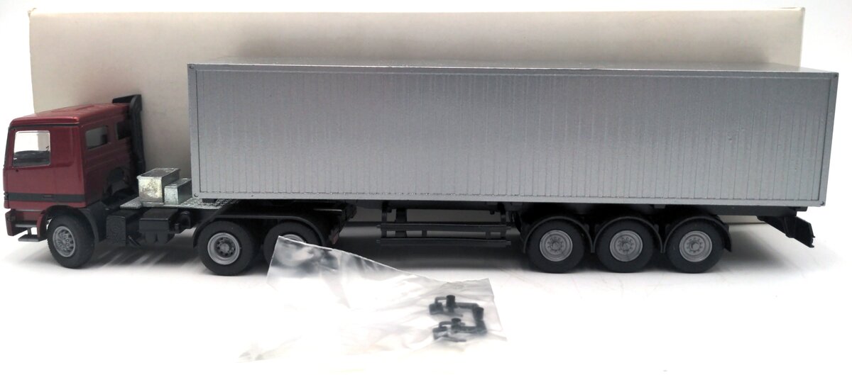 Conrad 40109 1:50 Mercedes Semi Tractor Truck