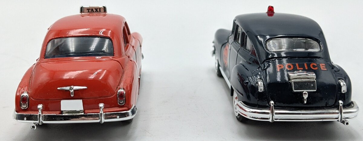 Solido 4513 1:43 Lionelville Set #1 1948 Chrysler Windsor & 1950 Chevrolet GMC