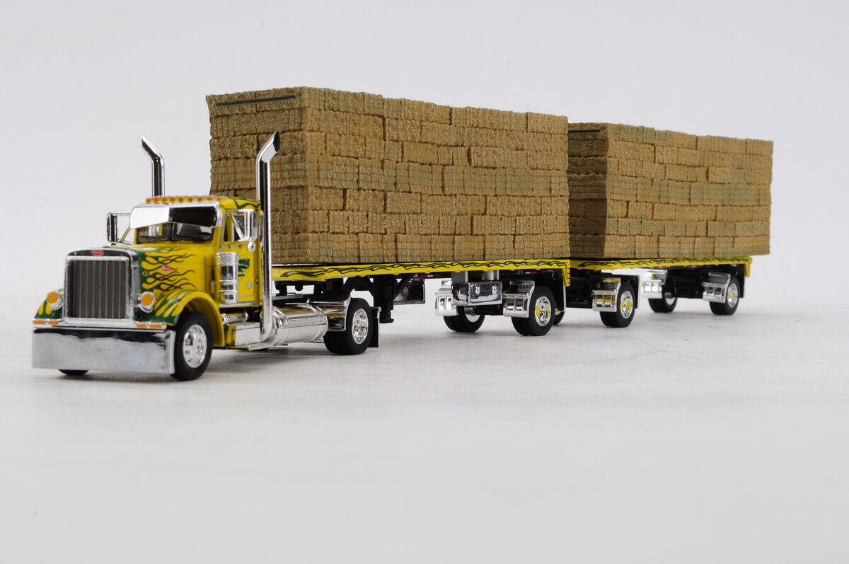 First Gear 69-1815 1:64 Peterbilt 379 w/Two Pup Trailers and Hay - Maggine & Son