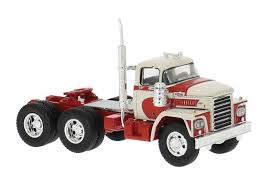 Brekina Automodelle BRE86300 1:87 Dodge CT-900 Day Cab Truck Tractor White/Red