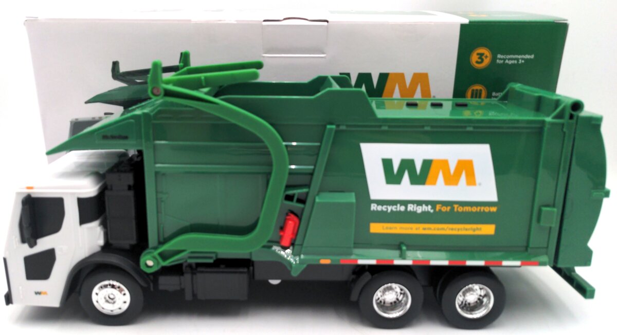 First Gear 70-0616D 1:25 Mack LR McNeilus Front Load Refuse w/Lights & Sounds
