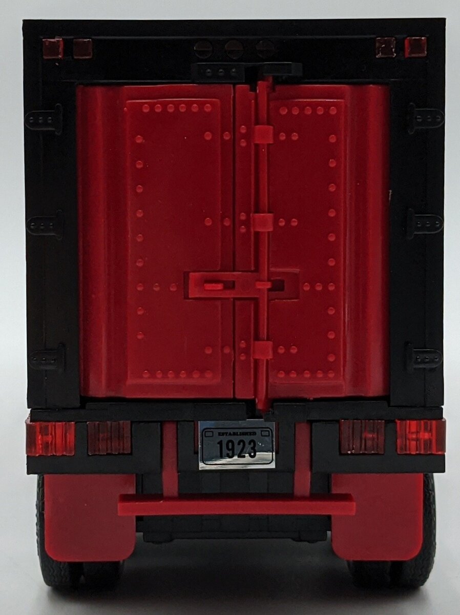TMT 1700-3000 1:32 1996 Marvel Mystery Oil Truck Coin Bank