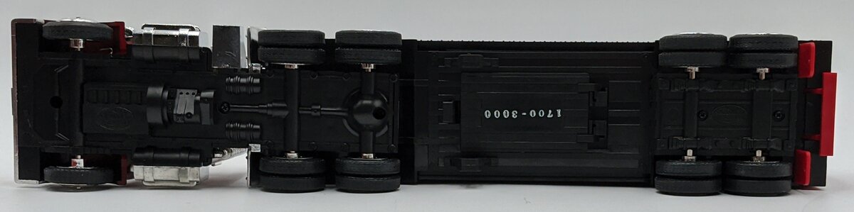 TMT 1700-3000 1:32 1996 Marvel Mystery Oil Truck Coin Bank