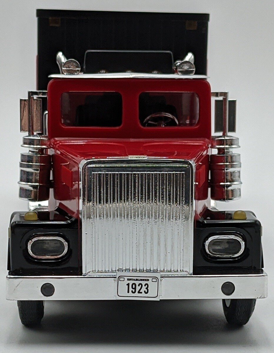 TMT 1700-3000 1:32 1996 Marvel Mystery Oil Truck Coin Bank