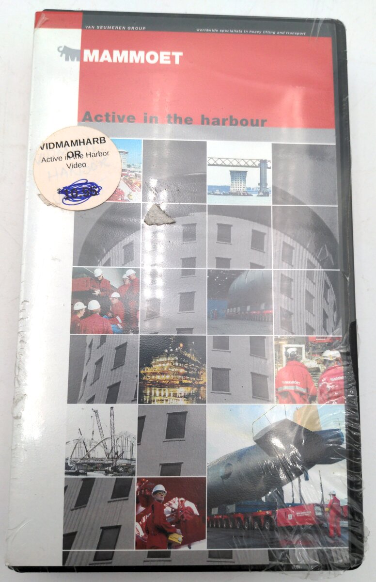 Mammoet VIDMAMHARBOR Active In The Harbor Video