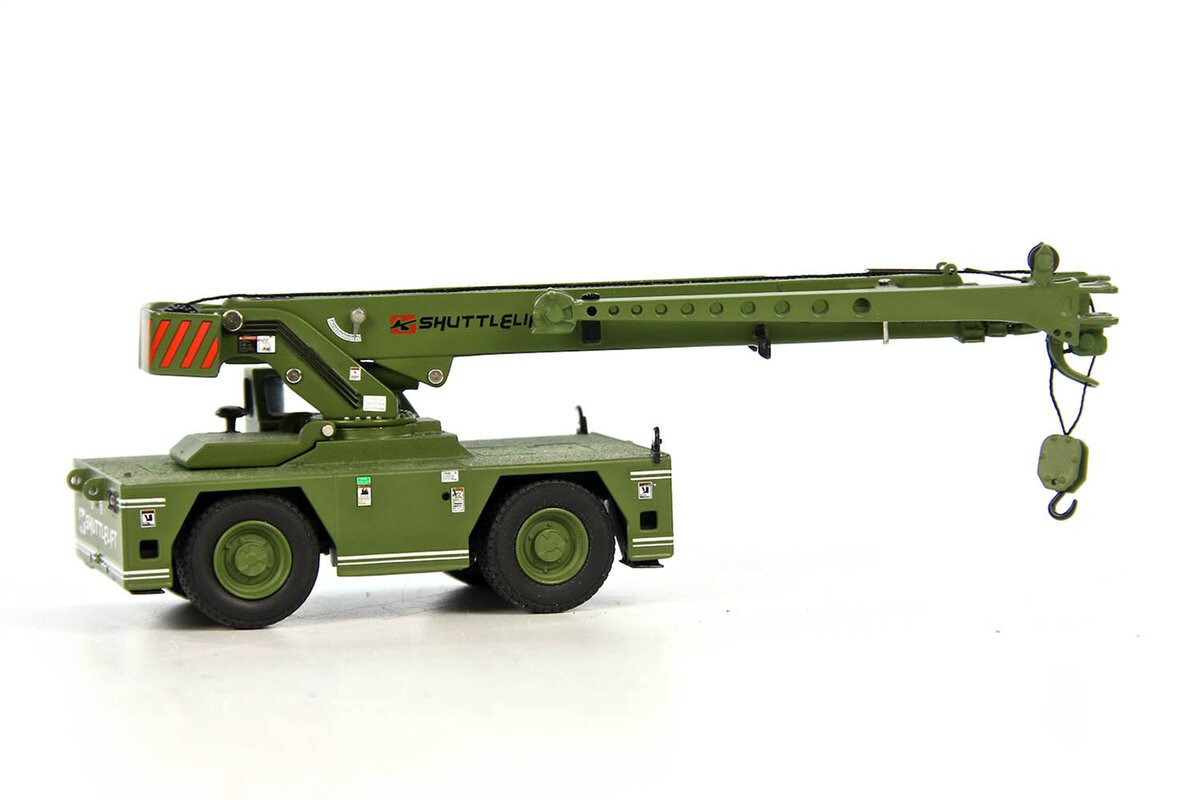 Sword Models SW2017-G 1:50 Shuttlelift Military Green 5540F Carrydeck