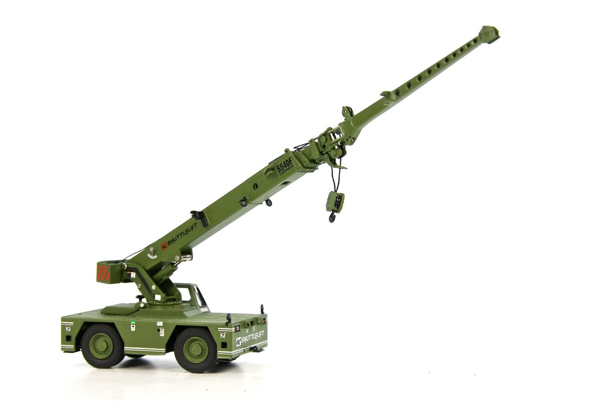Sword Models SW2017-G 1:50 Shuttlelift Military Green 5540F Carrydeck
