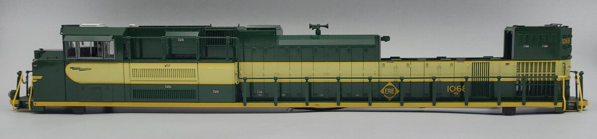 Lionel 39624-2 Erie NS Heritage SD70ACE Diesel Locomotive Body Shell #1068