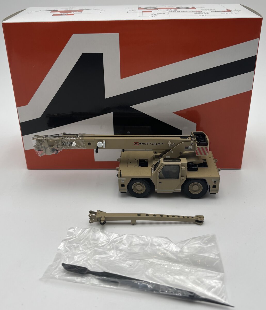 Sword Models SW2017-T 1:50 Military Tan Shuttlelift 5540F Carrydeck