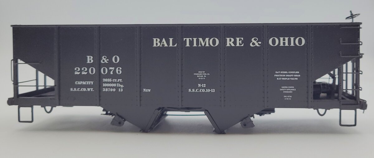 Lionel 84153-2 Baltimore & Ohio 1905 2-Bay Hopper Car Body Shell #220076