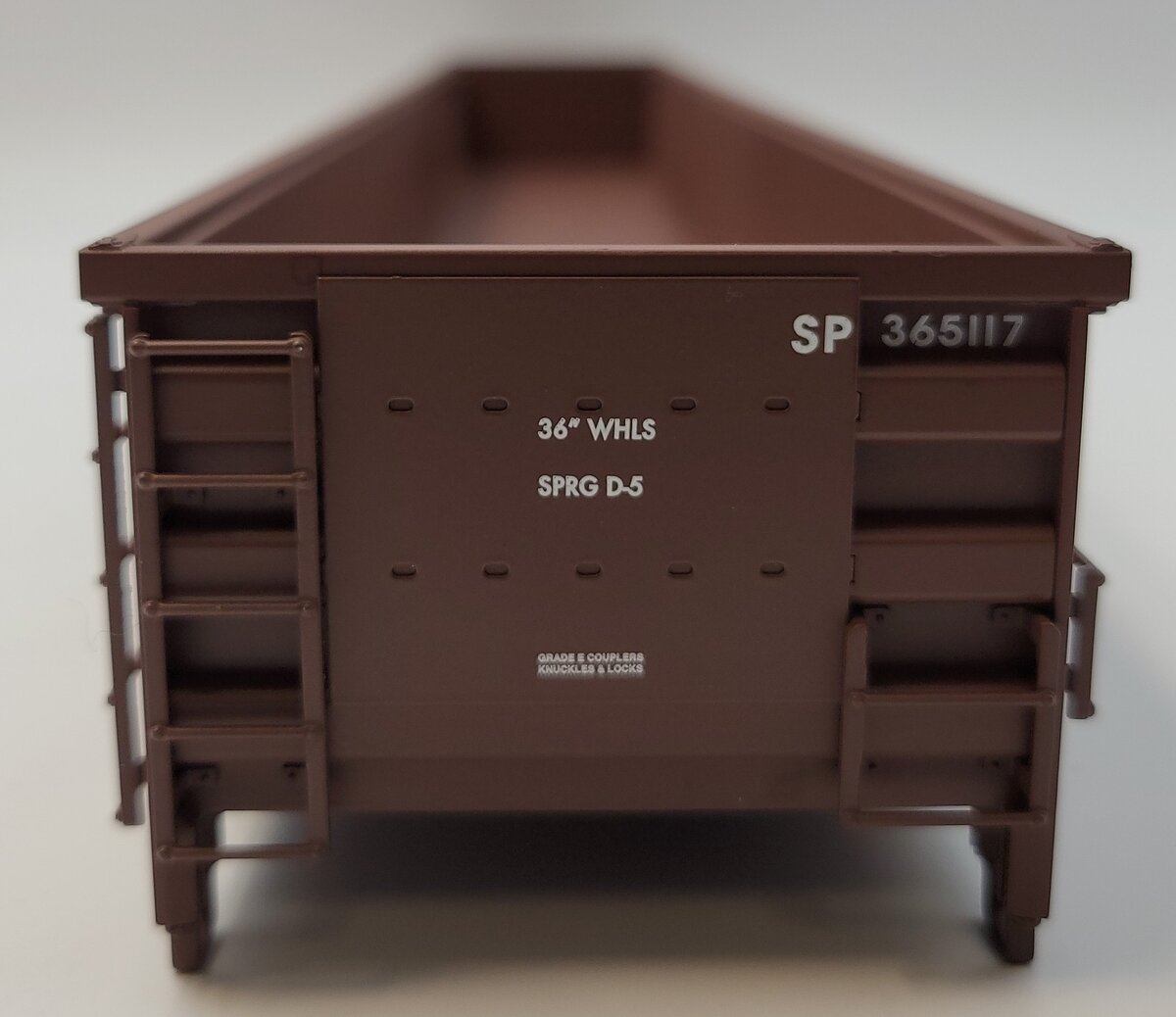 Lionel 83321-2 SP Southern Pacific Lines 66' Mill Gondola Body Shell #365117