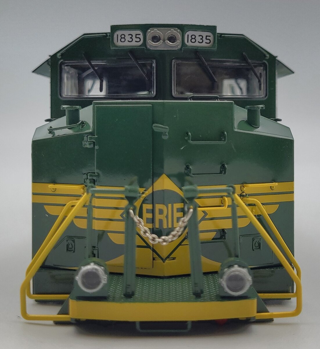 Lionel 39626-2 Erie NS Heritage Unpowered SD70ACE Diesel Locomotive Shell #1835