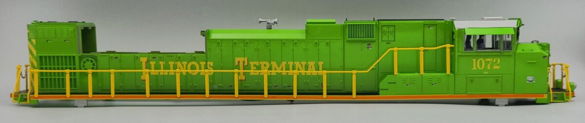 Lionel 39627-2 Illinois Terminal NS Heritage SD70ACE Diesel Loco Shell #1072