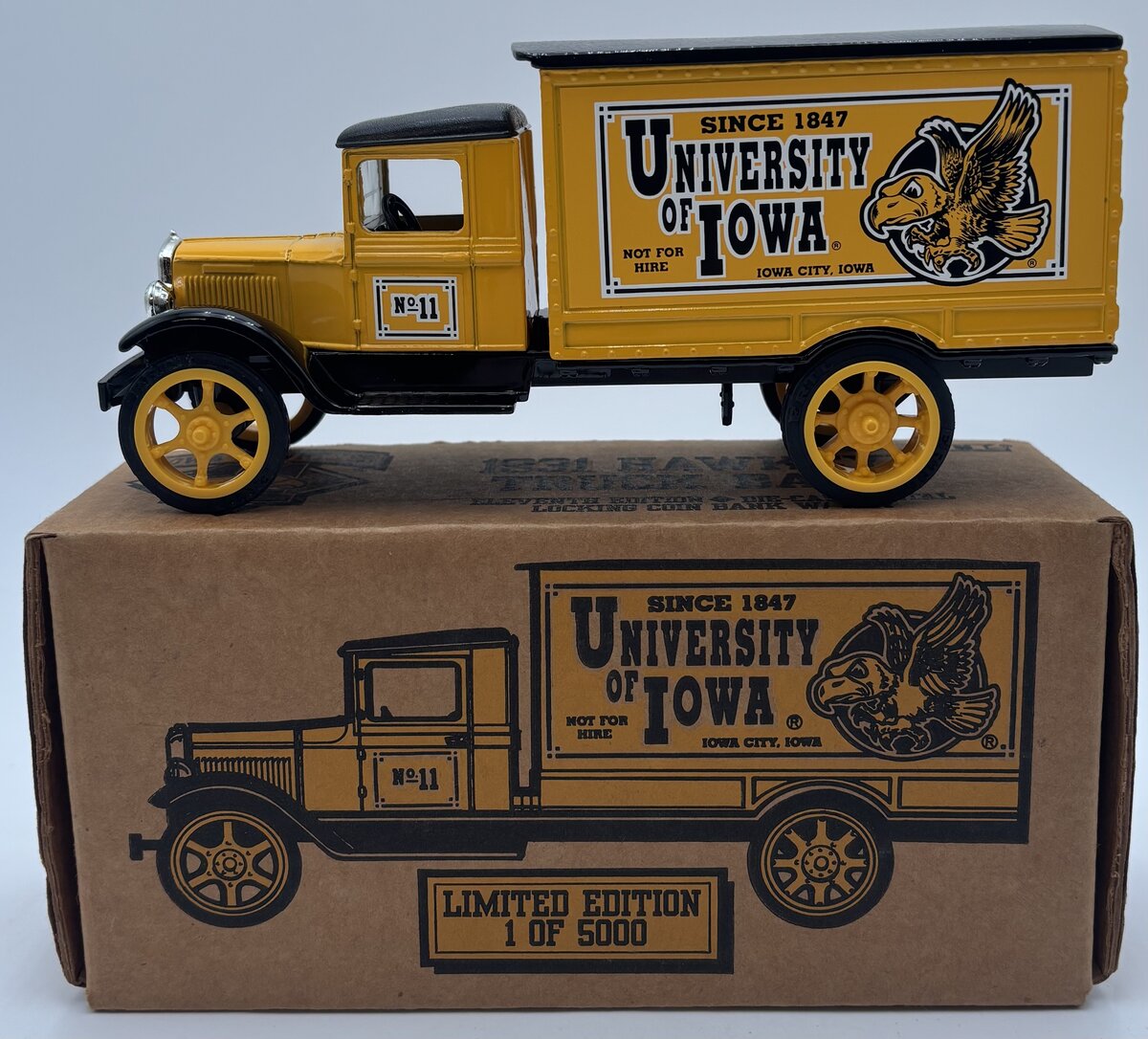 Ertl 9805 1:43 University Of Iowa 1931 Hawkeye Truck Bank No. 11