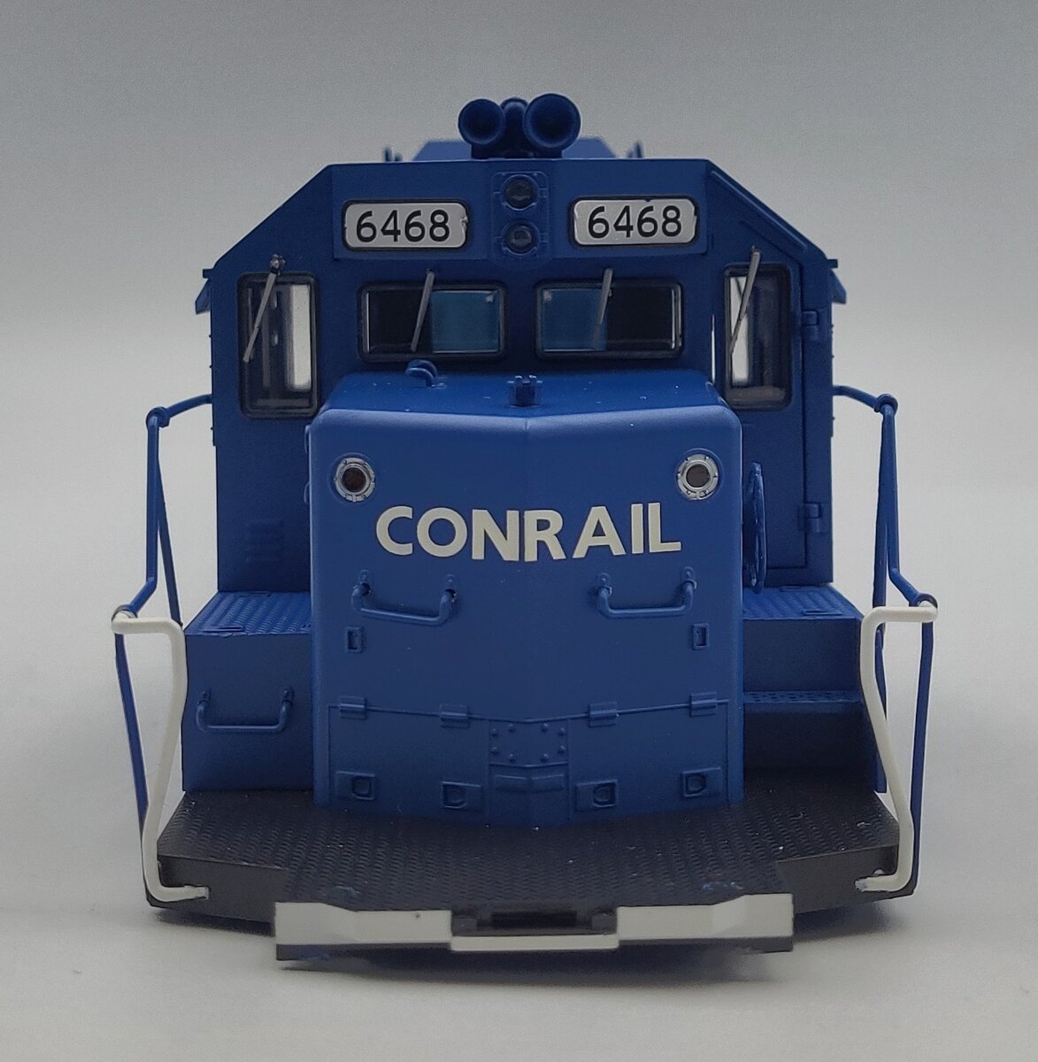 Lionel 38935-2 Conrail Unpowered SD40-2 Diesel Locomotive Body Shell #6468