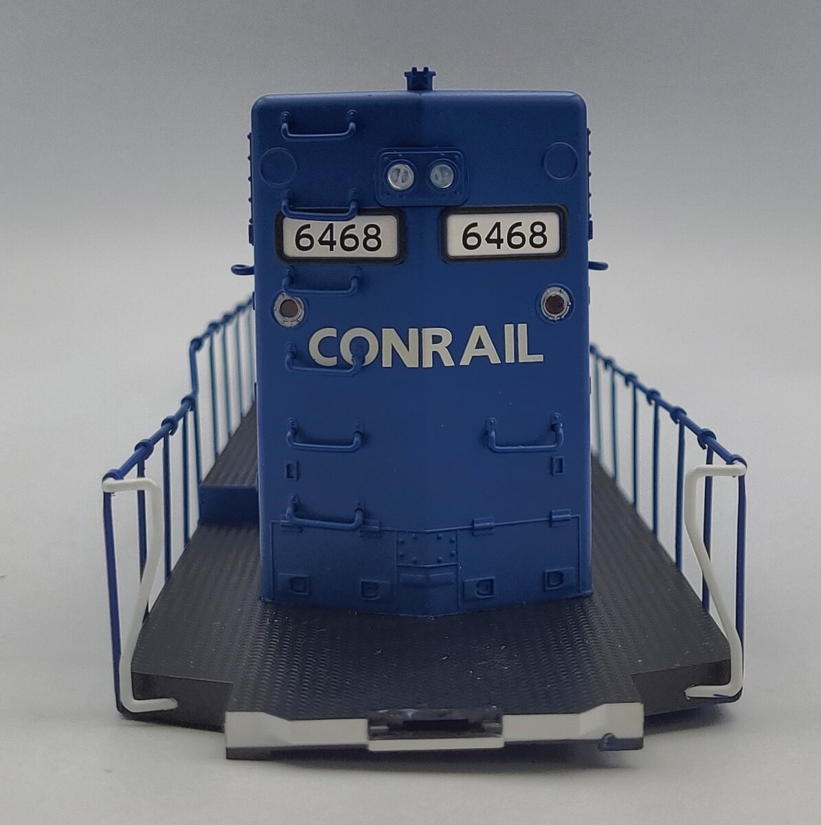 Lionel 38935-2 Conrail Unpowered SD40-2 Diesel Locomotive Body Shell #6468