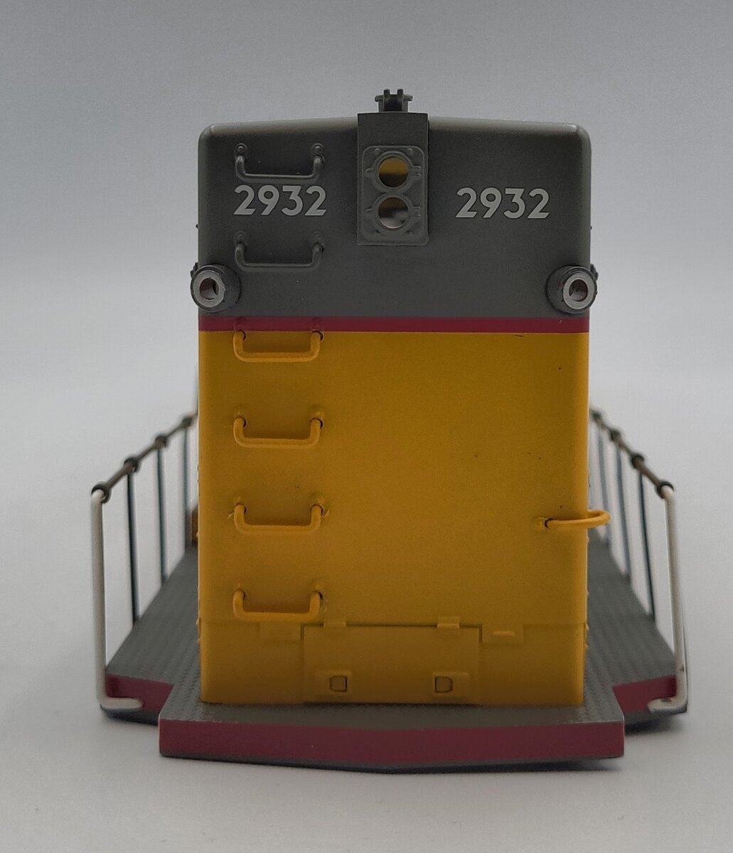 Lionel 38937-2 Union Pacific SD40T-2 Diesel Locomotive Body Shell #2932