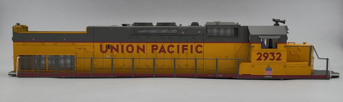 Lionel 38937-2 Union Pacific SD40T-2 Diesel Locomotive Body Shell #2932