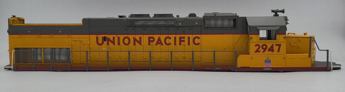 Lionel 38938-2 Union Pacific Unpowered SD40T-2 Diesel Locomotive Shell #2947