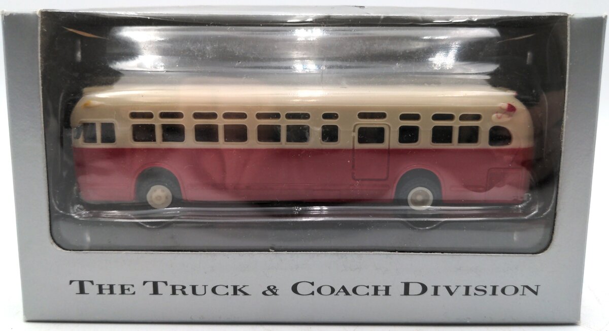 American Precision Models 39000-2 1:87 GMC City Bus