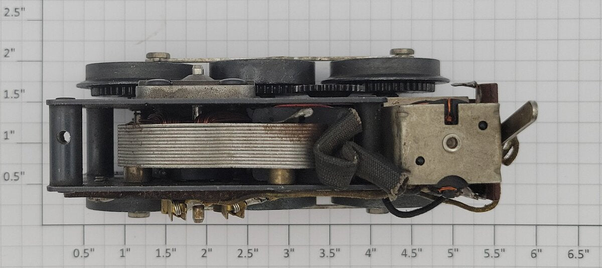 Lionel 2026-100 Later 6-Wheel Version Motor Chassis with E-Unit and Side Rods