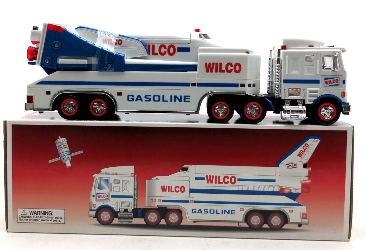 Wilco 2000 1:64 Scale Toy Truck and Space Shuttle