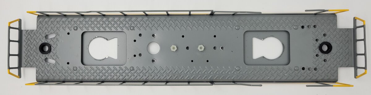 Lionel 82826-58 Gray / Yellow CSX GP-38 Diesel Locomotive Frame