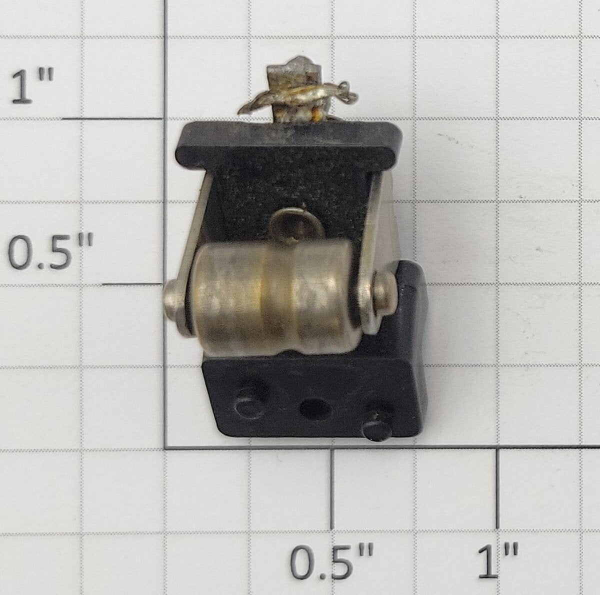 Lionel 481-6 O Gauge Collector Roller and Bracket Assembly