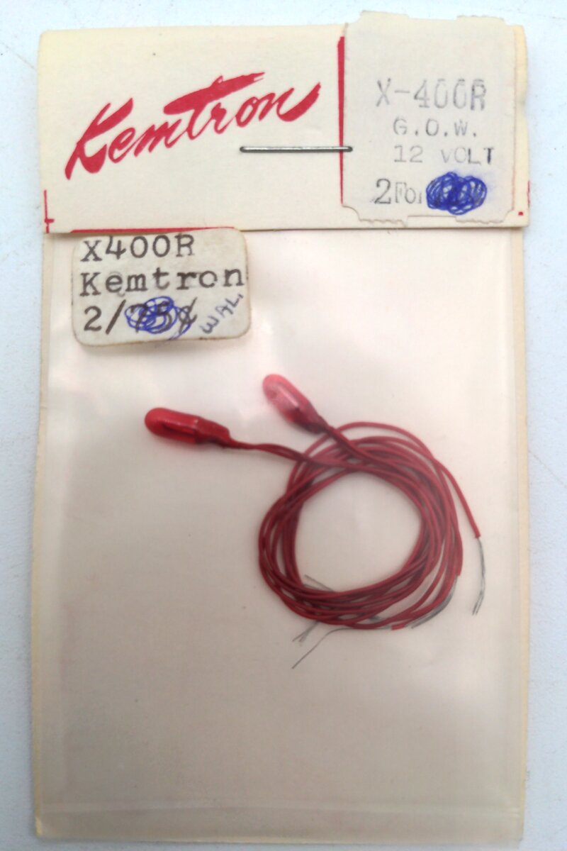 Kemtron X400R Bulbs 12v Red 2 pack GOW