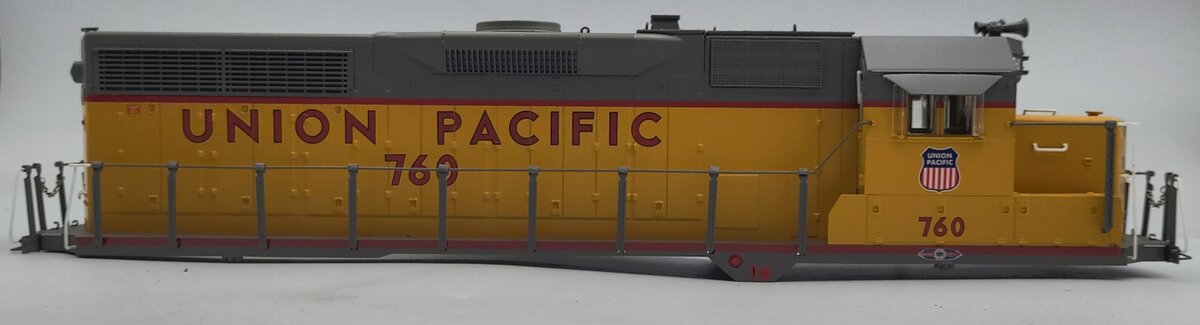 Lionel 38529-2 Union Pacific Unpowered GP-35 Diesel Locomotive Body Shell #760