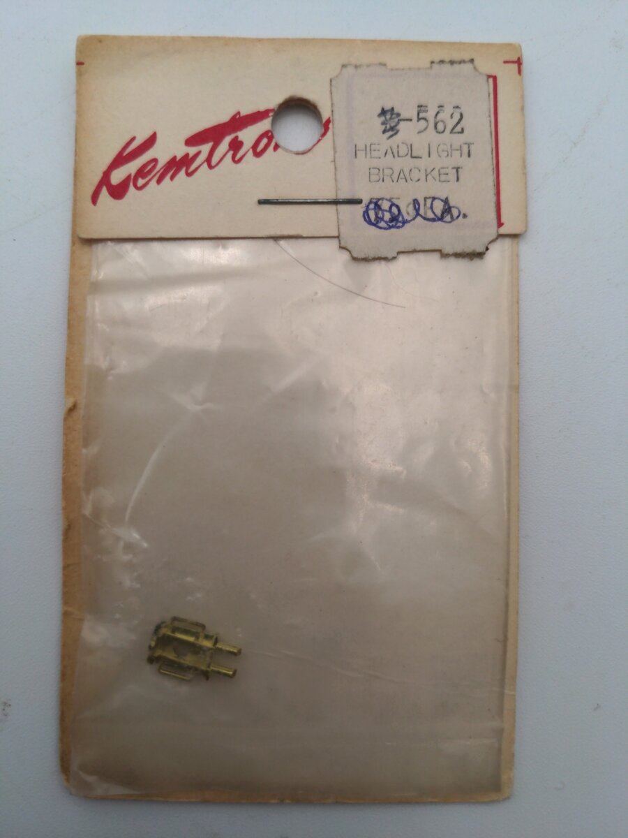 Kemtron 562 HO Headlight Bracket