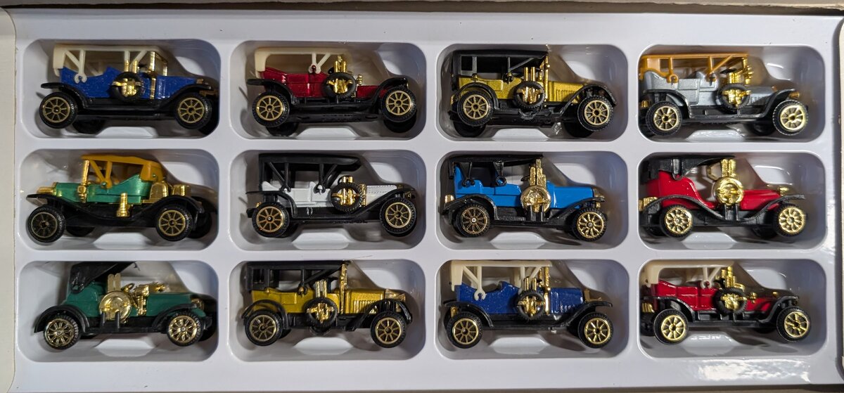 Die Cast Metal Collection 301-306 1:64 Classic Car Assortment (Set of 12)