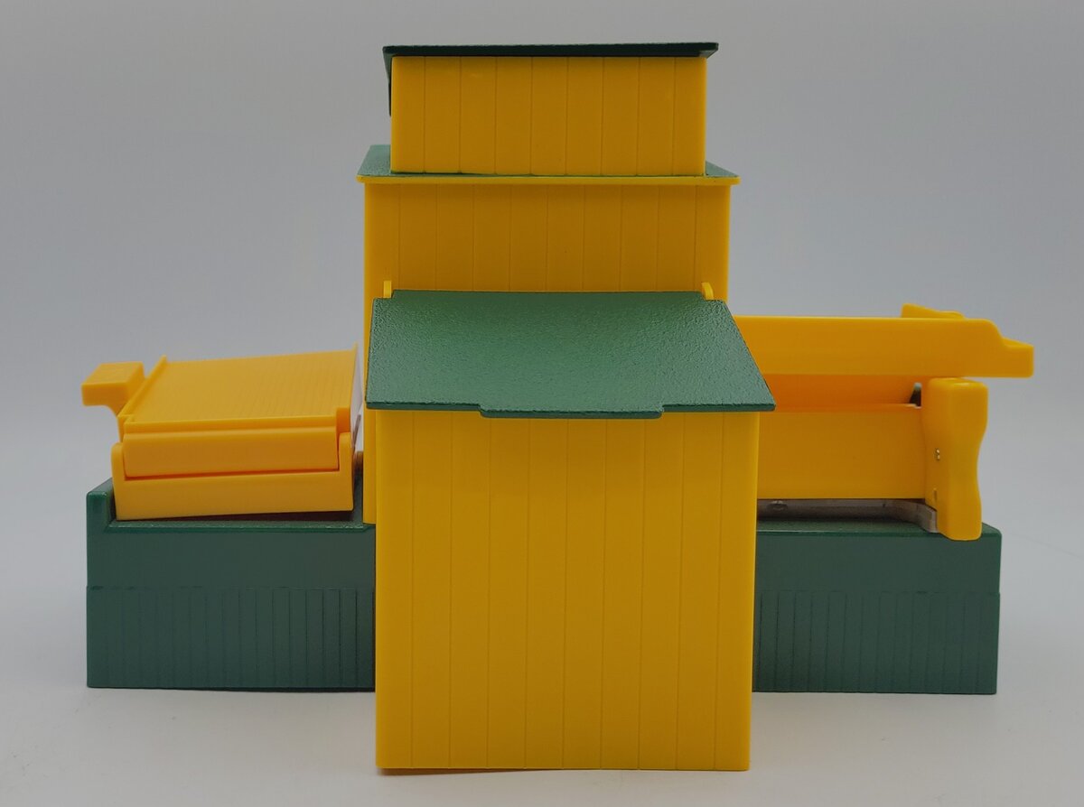 Lionel 7101559-8 Crayola Imagineering Unpowered Playset Sawmill Building