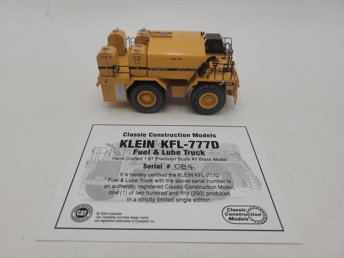 CCM 30020 1:87 Scale Cat KFL-777D Fuel & Lube Truck Limited Edition #084 / 250 LN/Box